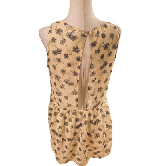 Charming Charlie Sleeveless Top - Picture 2 of 8